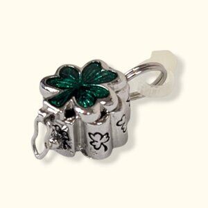 (2/$20) Enamel Shamrock Charm Capsule